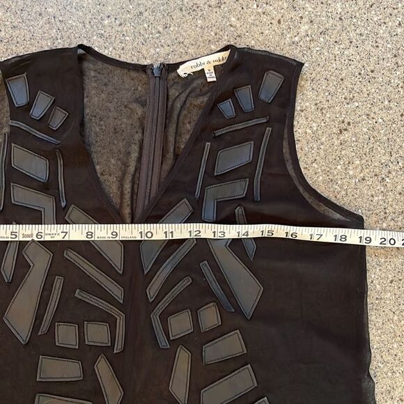 ROBBI & NIKKI Asymmetrical Sheer Top - Picture 11 of 11